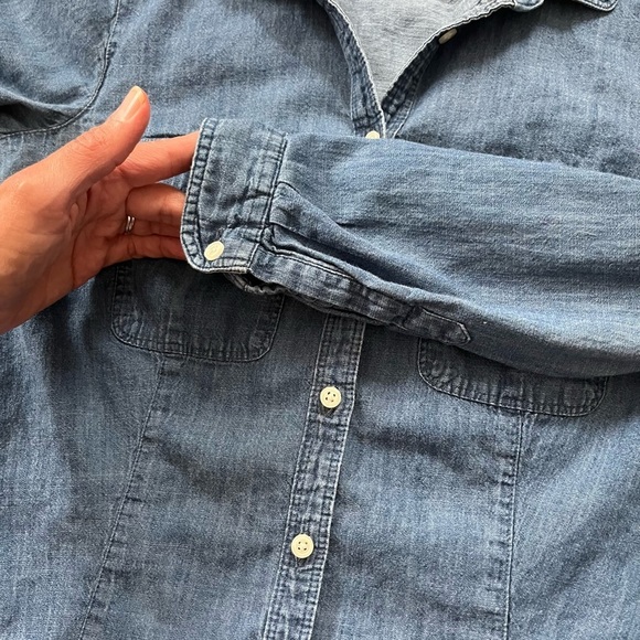 Loft the Softened Denim Classic Button-down Shirt XS - Picture 7 of 8